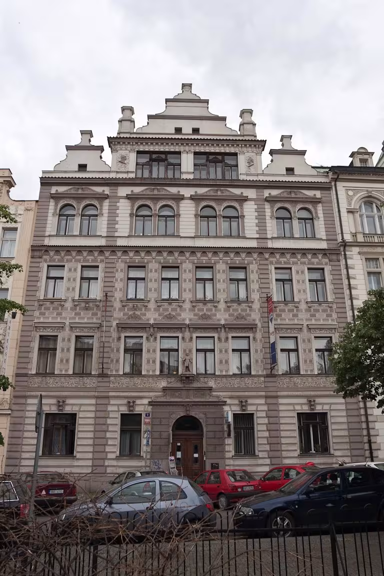 Dnešní pohled – Arbesovo náměstí 3