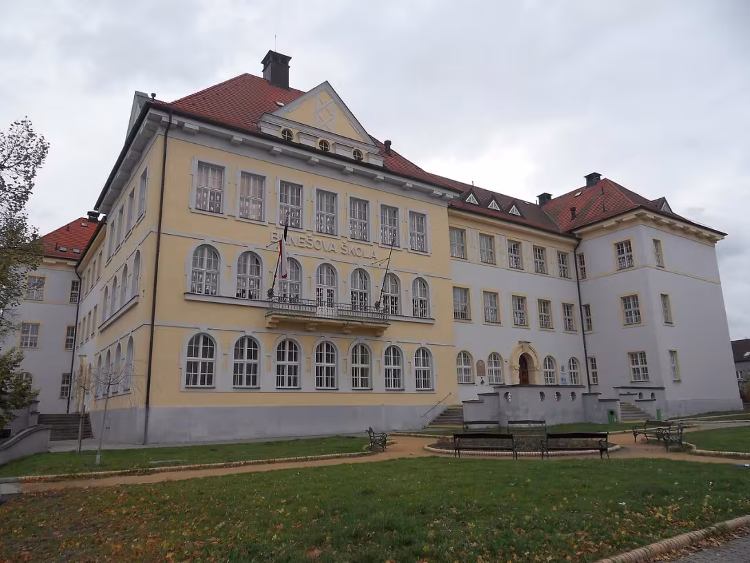 Dnešní pohled – Benešova škola