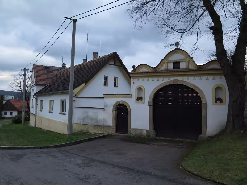 Dzisiejszy widok – Brána s brankou usedlosti čp. 4