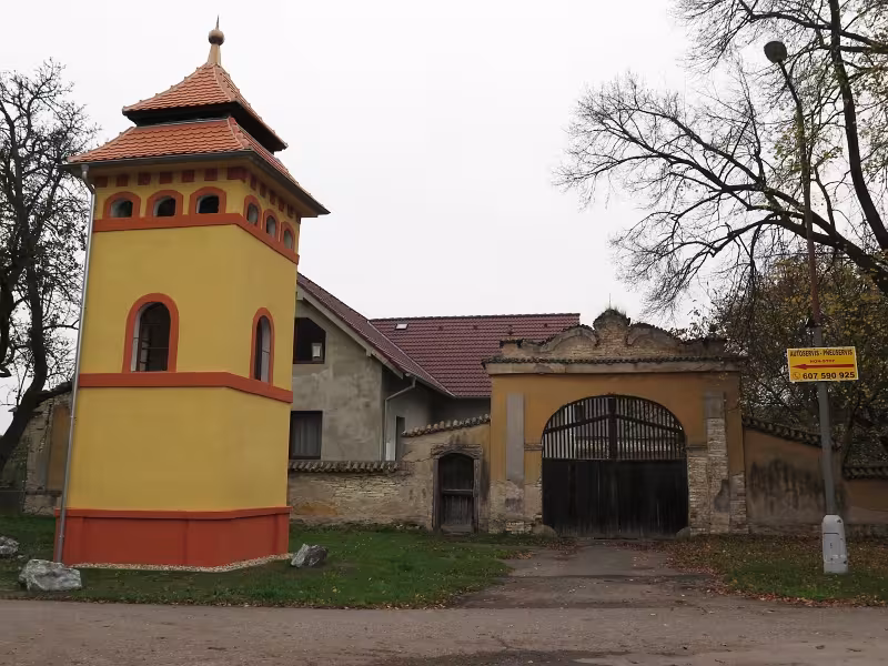 Dnešní pohled – Brána usedlosti čp. 15