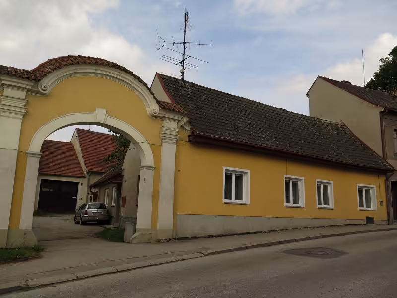 Dnešní pohled – Brána usedlosti čp. 193