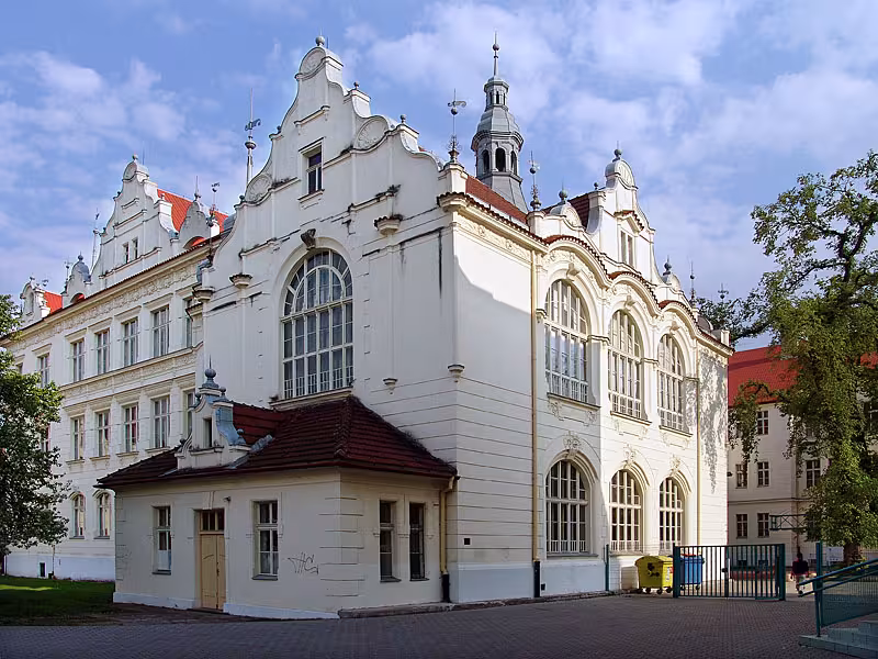 Dzisiejszy widok – Budova Gymnázia Nymburk
