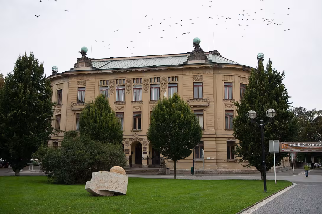Dnešní pohled – Budova Pedagogické fakulty, náměstí Svobody 301/1