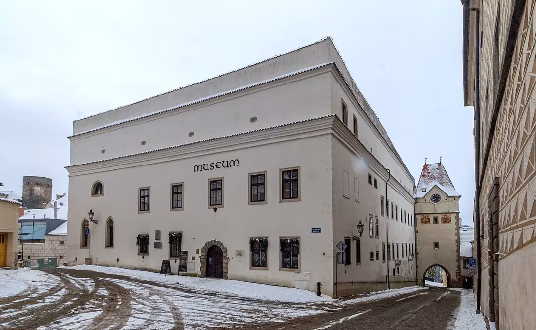 Dzisiejszy widok – Bývalý jezuitský seminář v Jindřichově Hradci