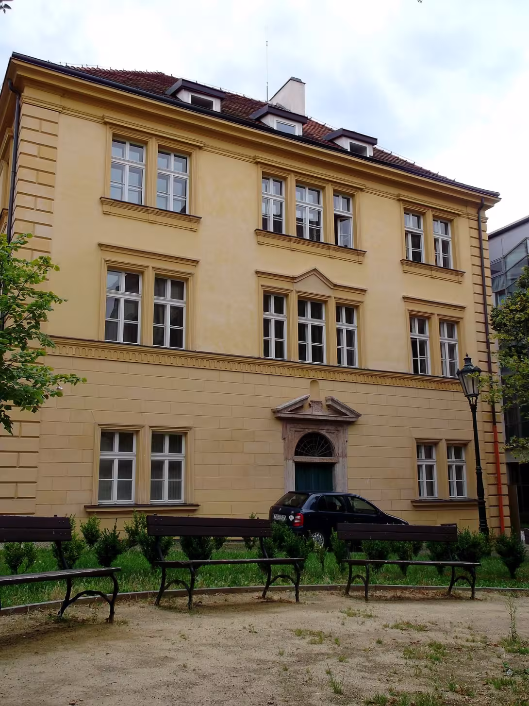 Dnešní pohled – Bývalý špitál při kostele sv. Štěpána