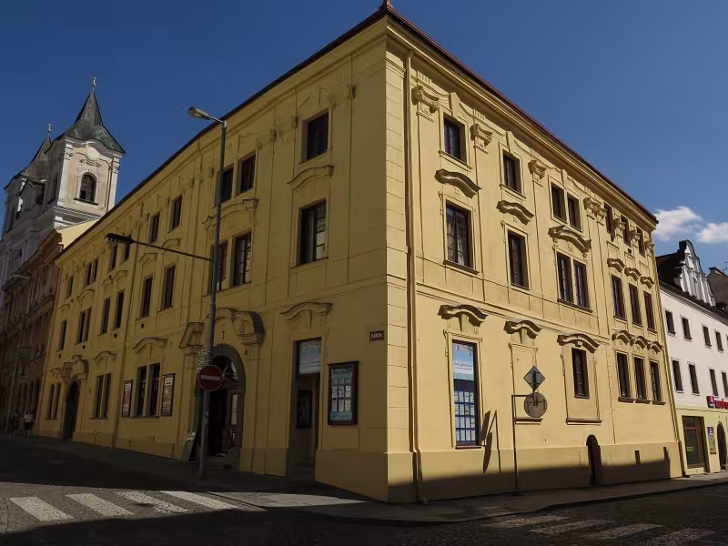 Dnešní pohled – Domym čp. 3 a 4