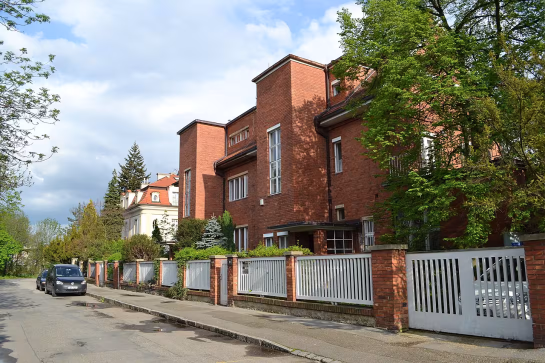 Dnešní pohled – Dvojdům Na Míčánce 1038/51 a 1039/49