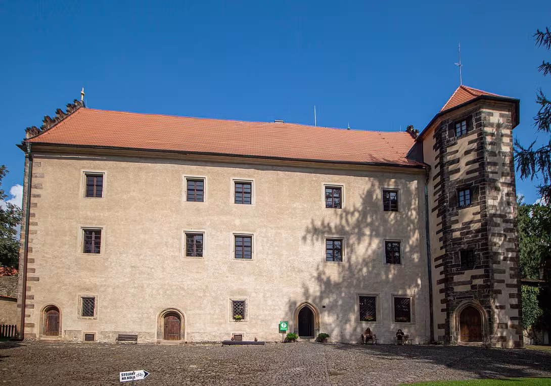 Dnešní pohled – Horní zámek v Benešově nad Ploučnicí