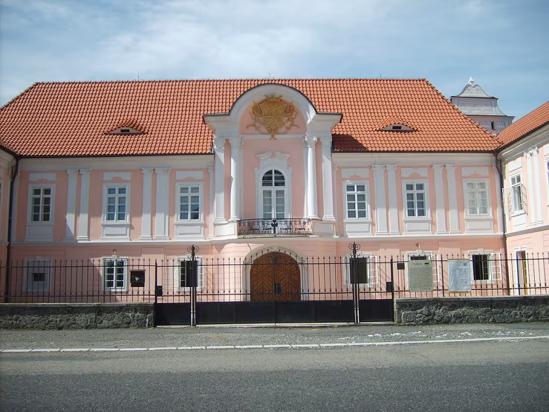Dnešní pohled – Hrádek (Hrádek)