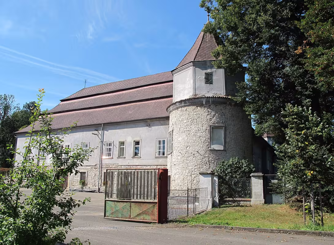 Dnešní pohled – Lochovice