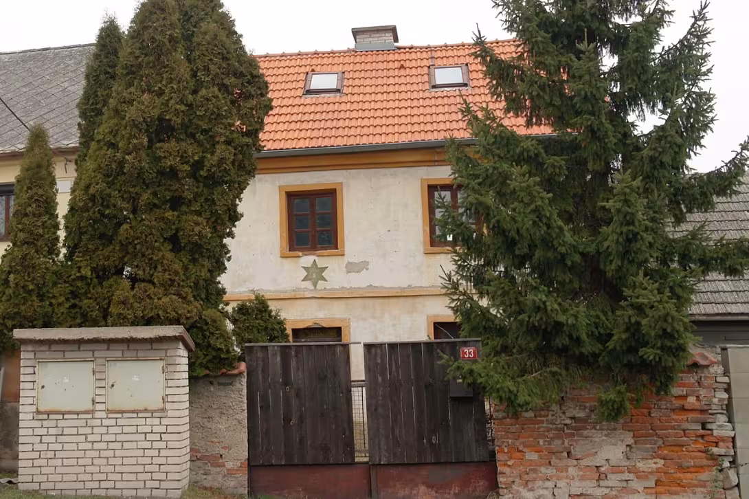 Dnešní pohled – Loupežný hrádek