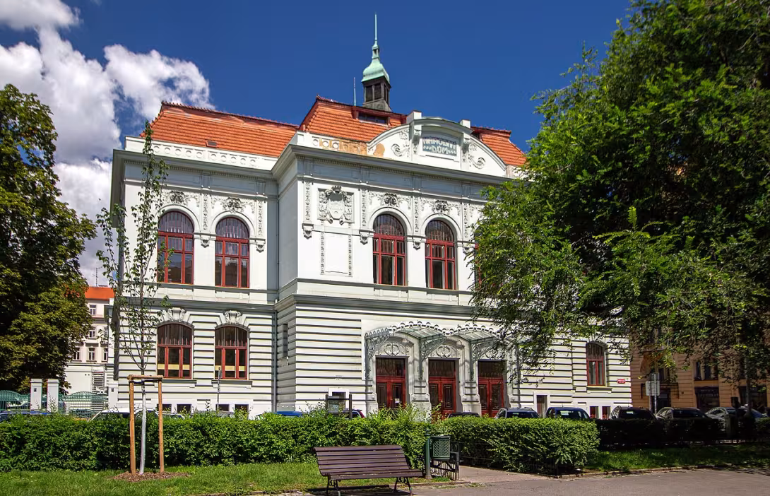 Dnešní pohled – Národní dům na Smíchově