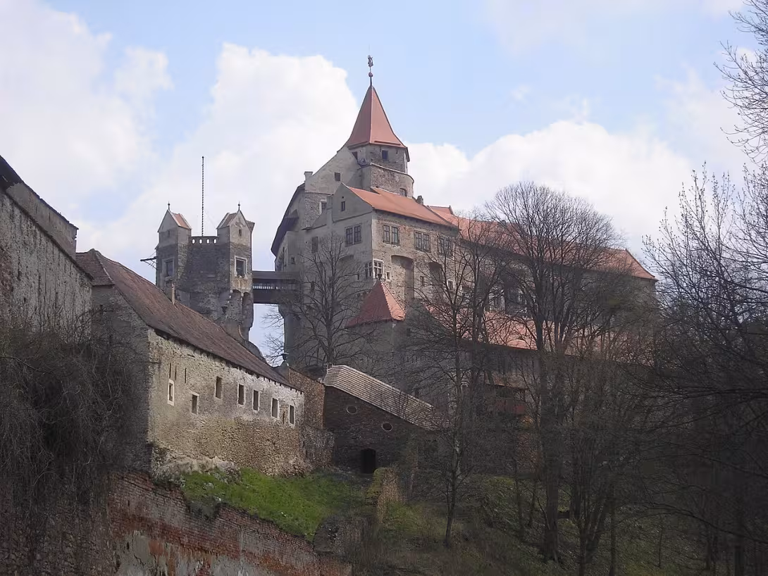Dnešní pohled – Pernštejn