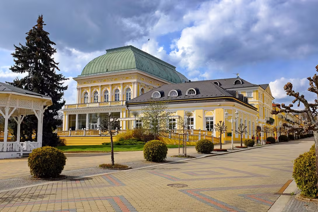 Dnešní pohled – Společenský dům ve Františkových Lázních