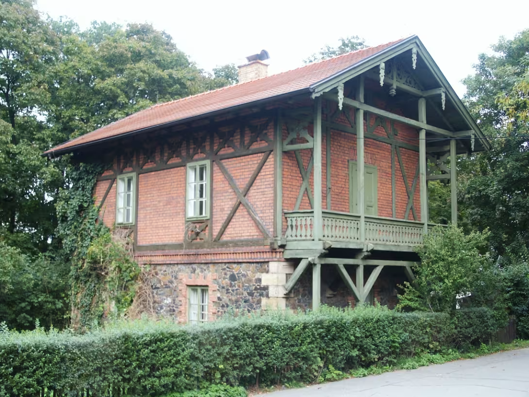 Dnešní pohled – Strážní domek nad Bubenečským tunelem