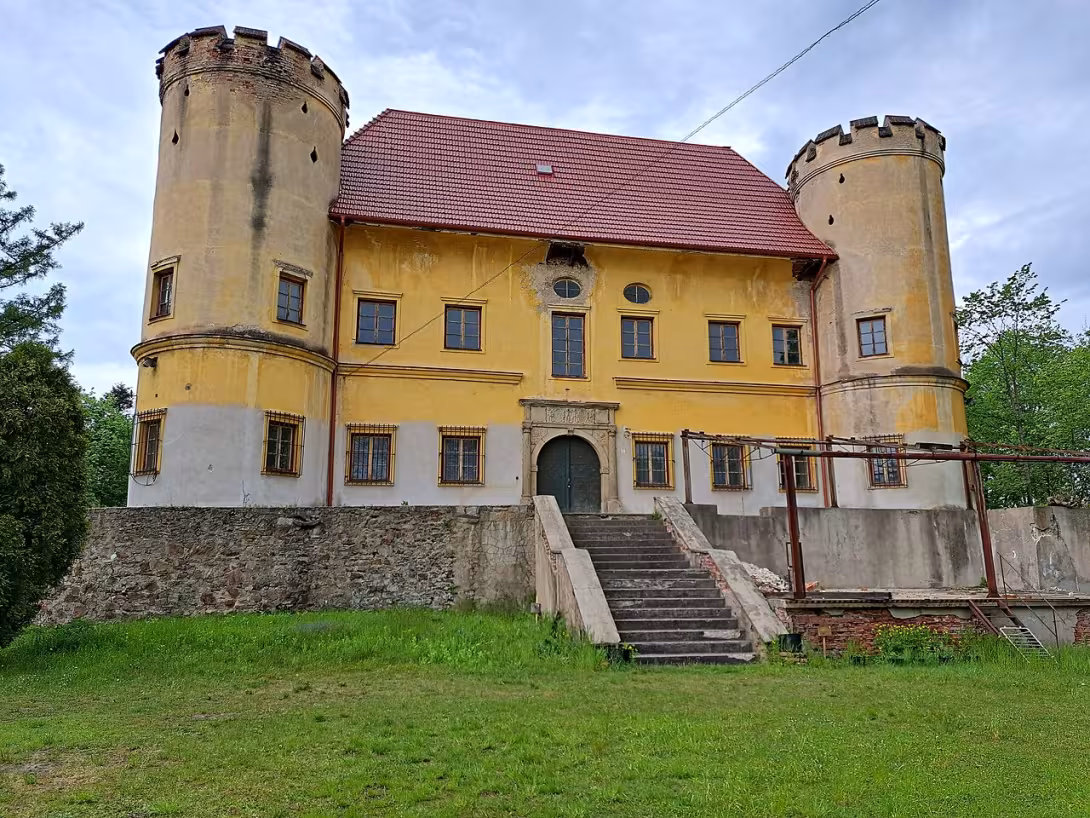 Dnešní pohled – Zámek Dívčí Hrad
