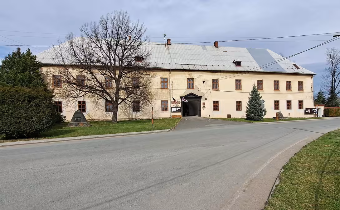 Dnešní pohled – Zámek Jezdkovice