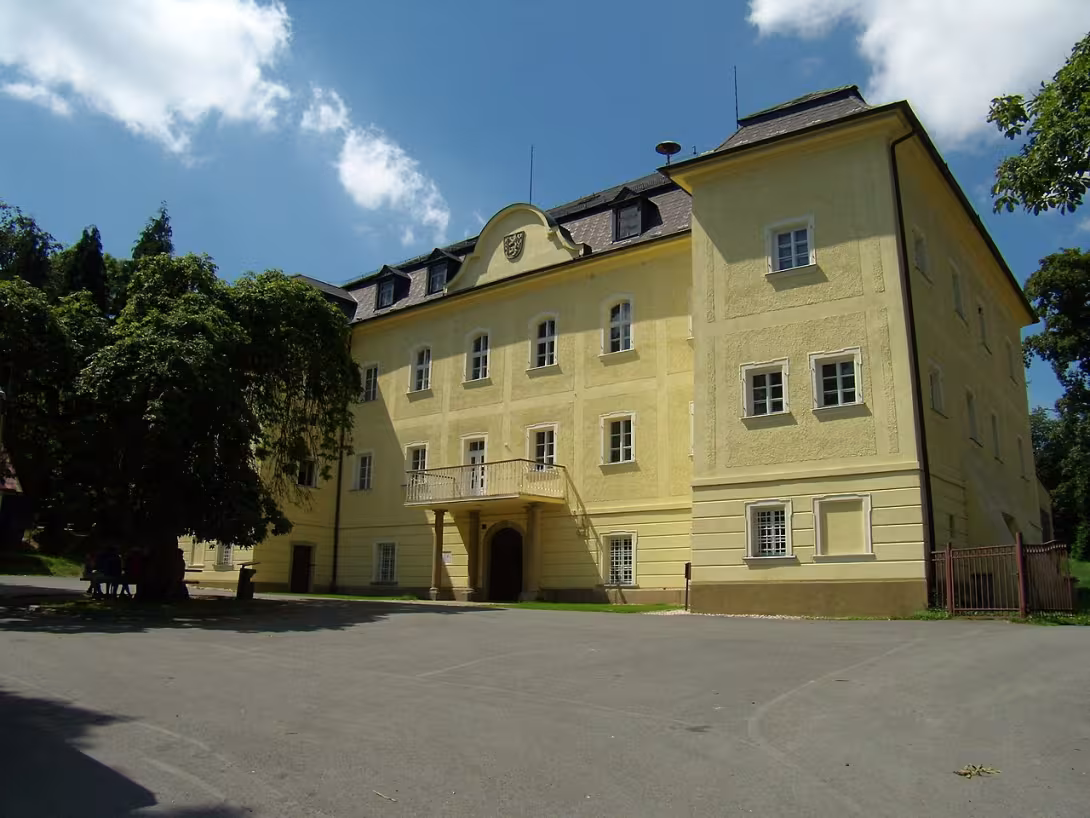 Dnešný pohľad – Zámek Lesná (Lesná)