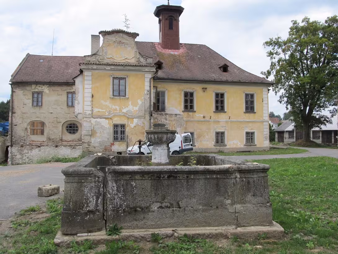 Heutige Ansicht – Zámek Nemilkov