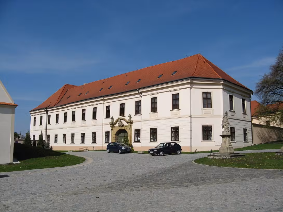 Dnešní pohled – Zámek Nezamyslice