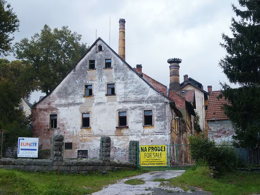 Dnešní pohled – Zámek Rudník – přestavěn na pivovar