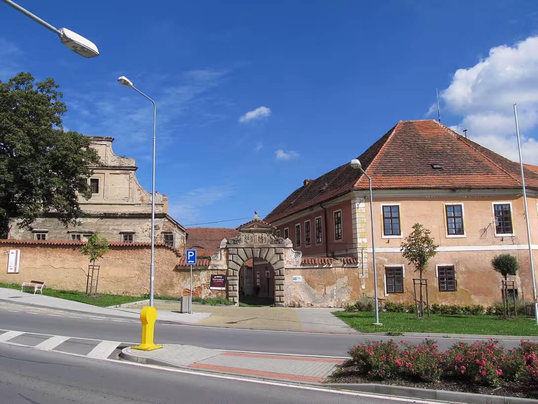 Dnešní pohled – Zámek Šťáhlavy