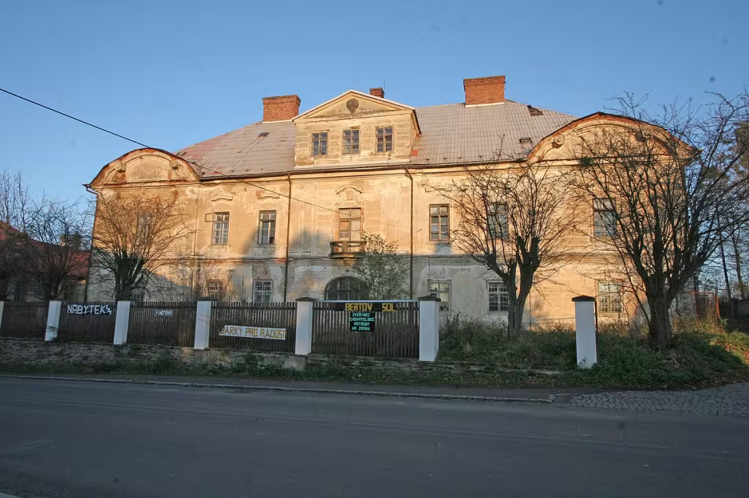 Dnešní pohled – nový zámek Golčův Jeníkov