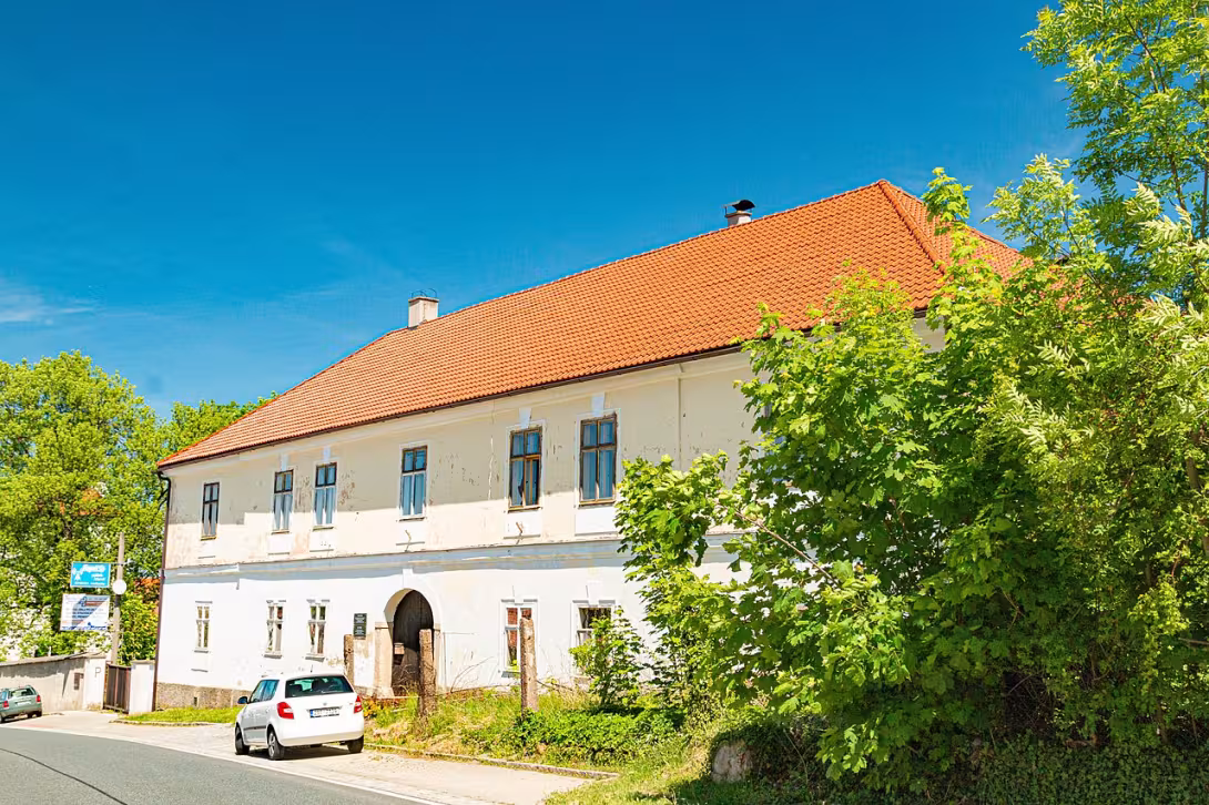 Dnešní pohled – starý zámek Golčův Jeníkov