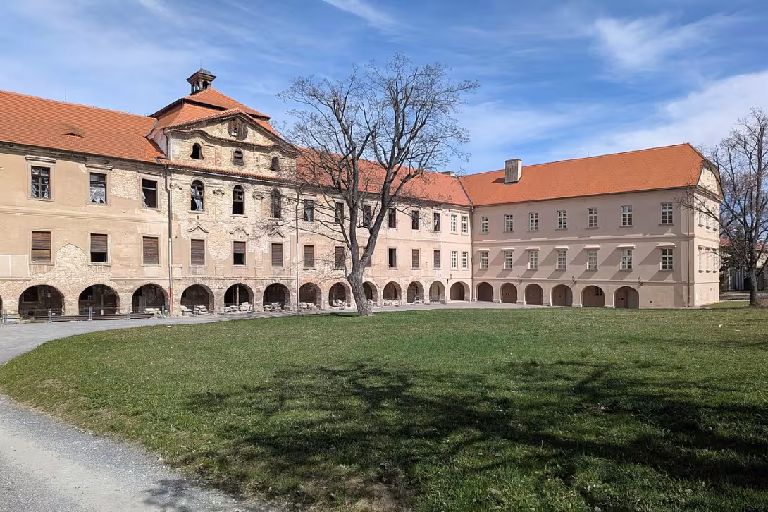 Dzisiejszy widok – zámek Buštěhrad