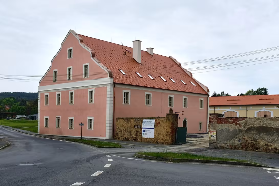 Dnešní pohled – zámek Bělá nad Radbuzou