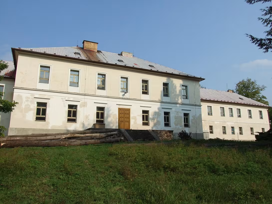 Dnešní pohled – zámek Březina
