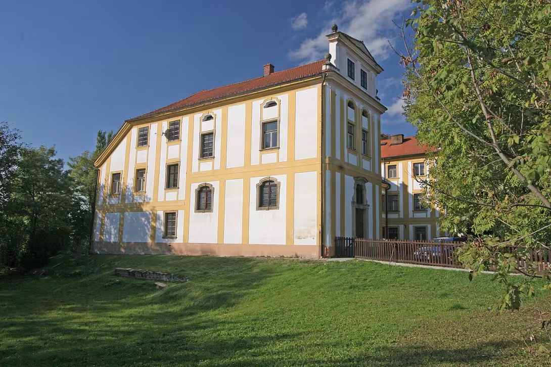 Dzisiejszy widok – zámek Dolní Přím