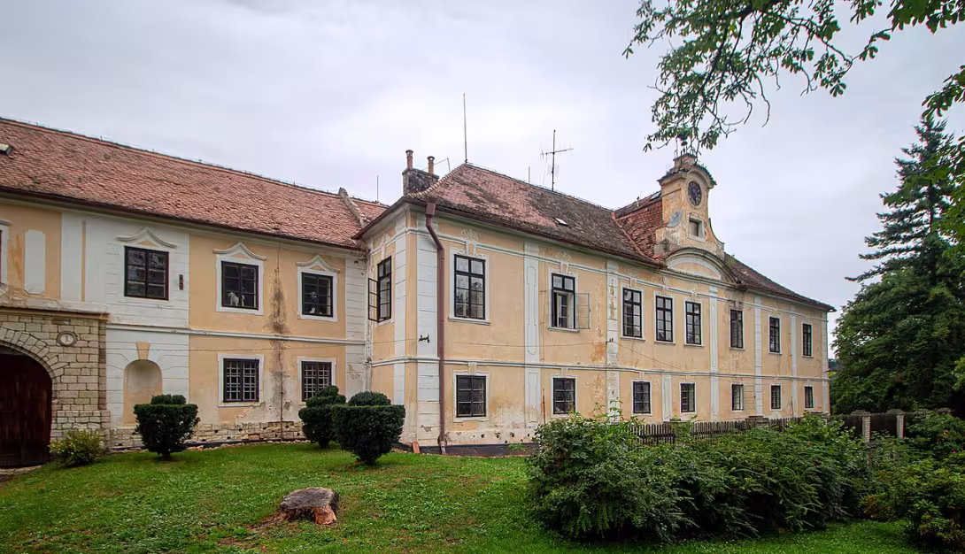 Heutige Ansicht – zámek Domoušice