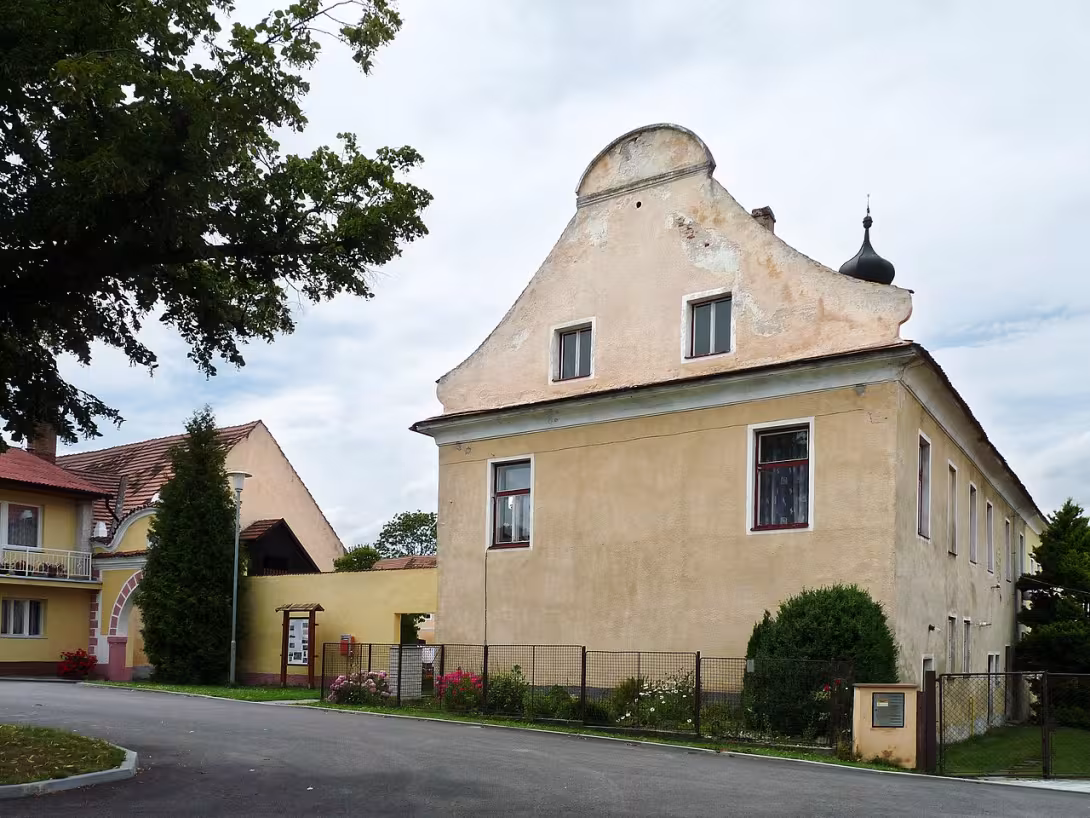Heutige Ansicht – zámek Doubravice
