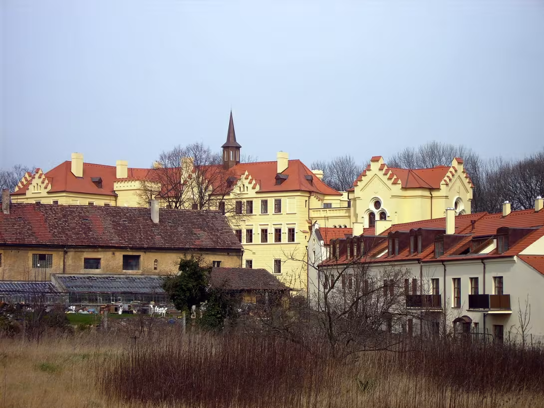 Dnešní pohled – zámek Jirny
