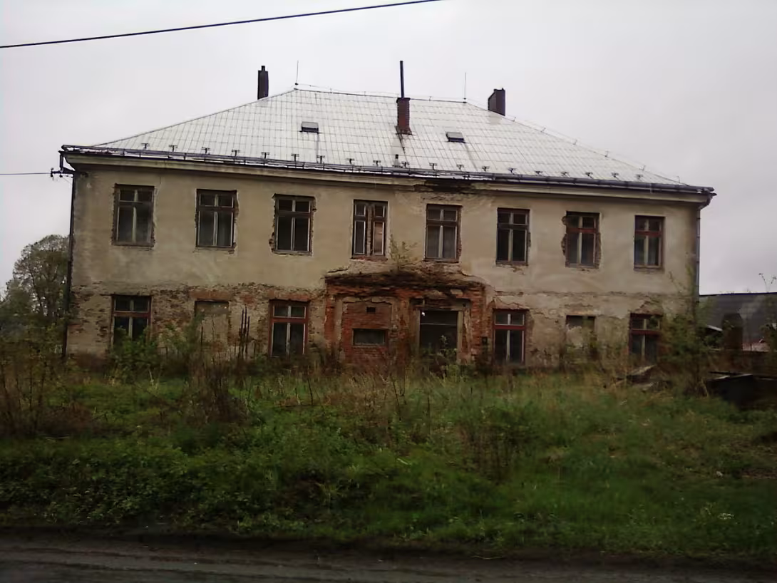 Dnešní pohled – zámek Květinov