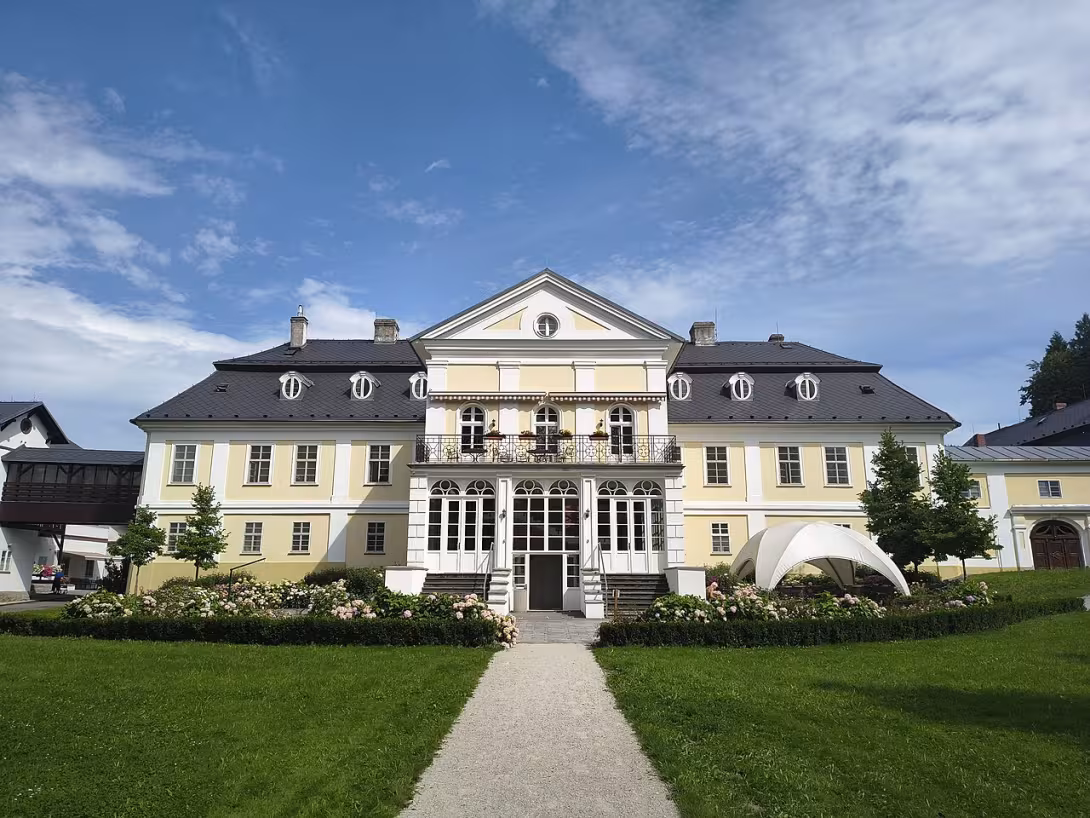 Dnešní pohled – zámek Kyjovice