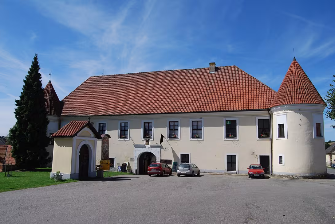 Dzisiejszy widok – zámek Louňovice pod Blaníkem