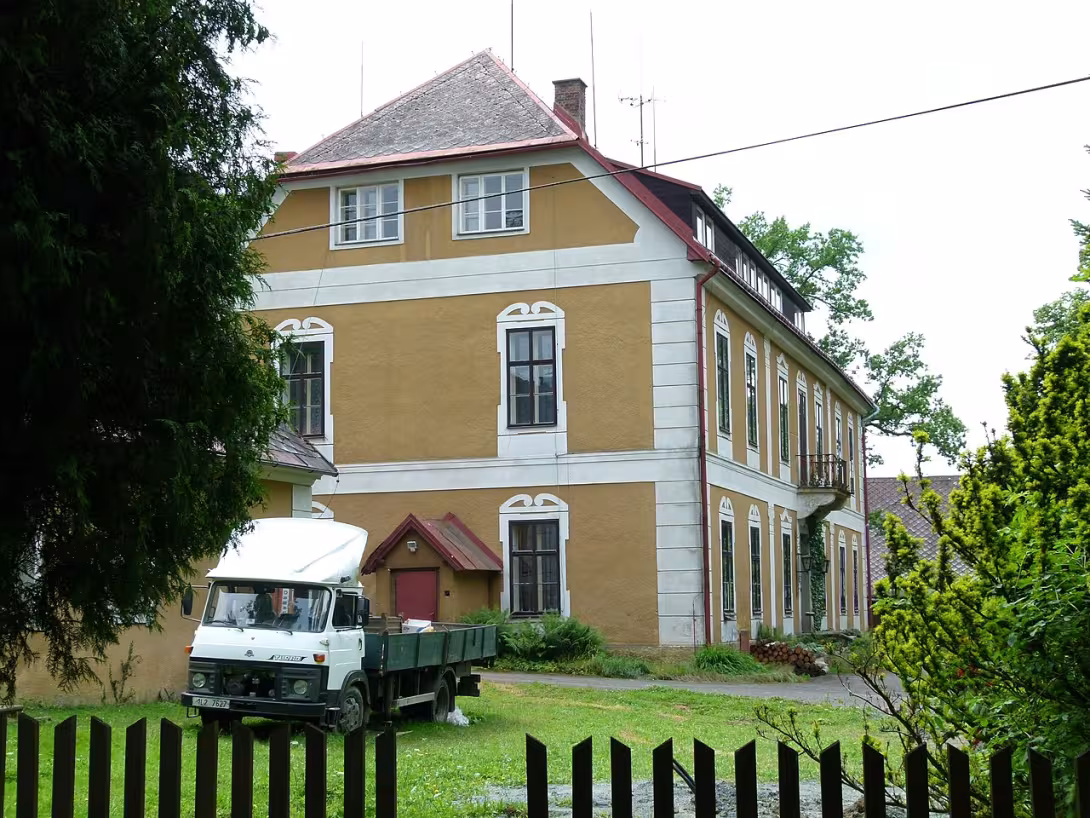 Dnešní pohled – zámek Návarov