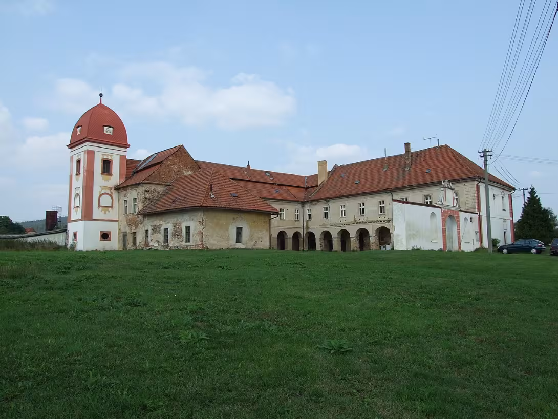 Dnešní pohled – zámek Osek