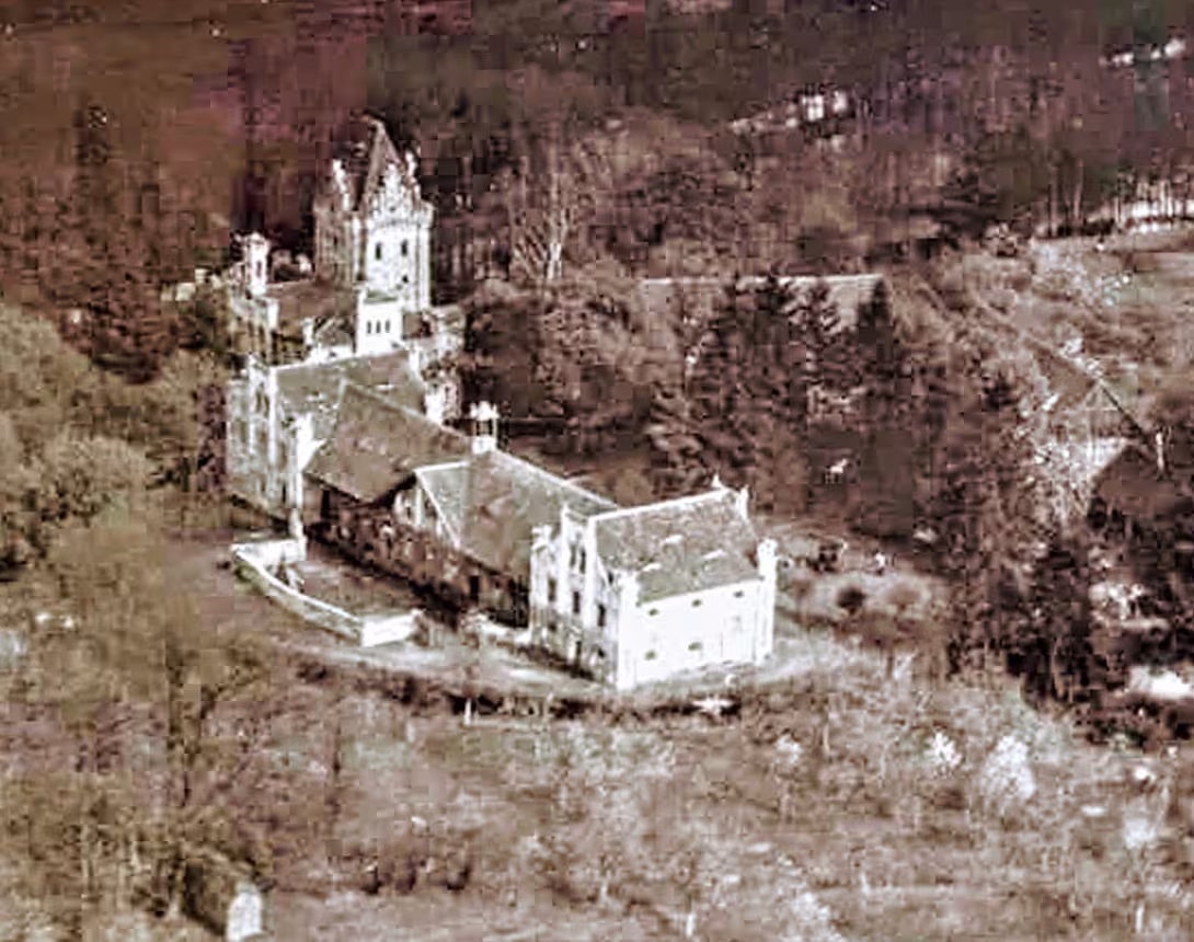 Dzisiejszy widok – zámek Podhrad