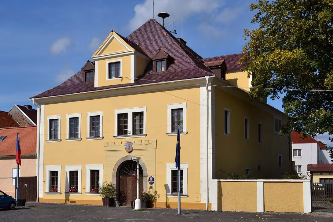 Dnešní pohled – zámek Radonice