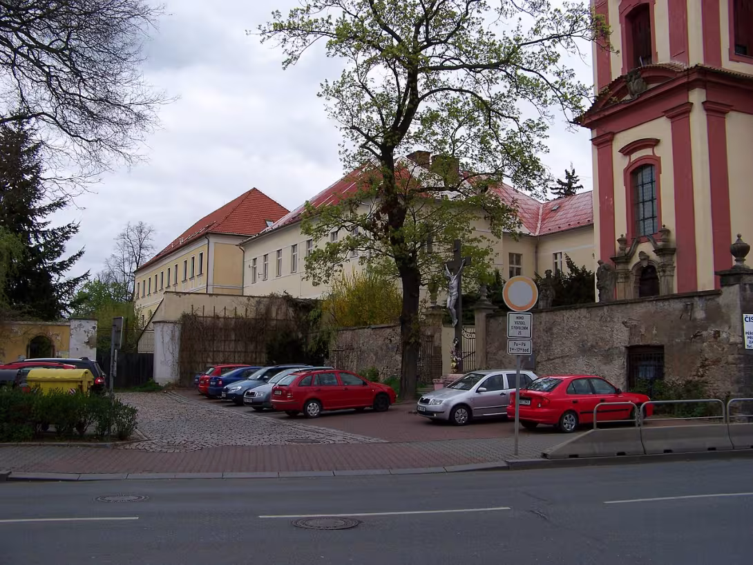 Heutige Ansicht – zámek Uhříněves