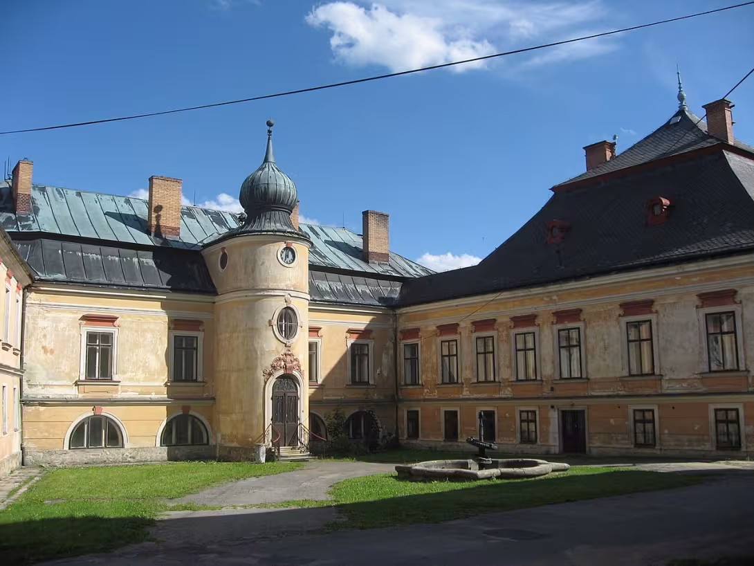 Dnešní pohled – zámek Větrný Jeníkov