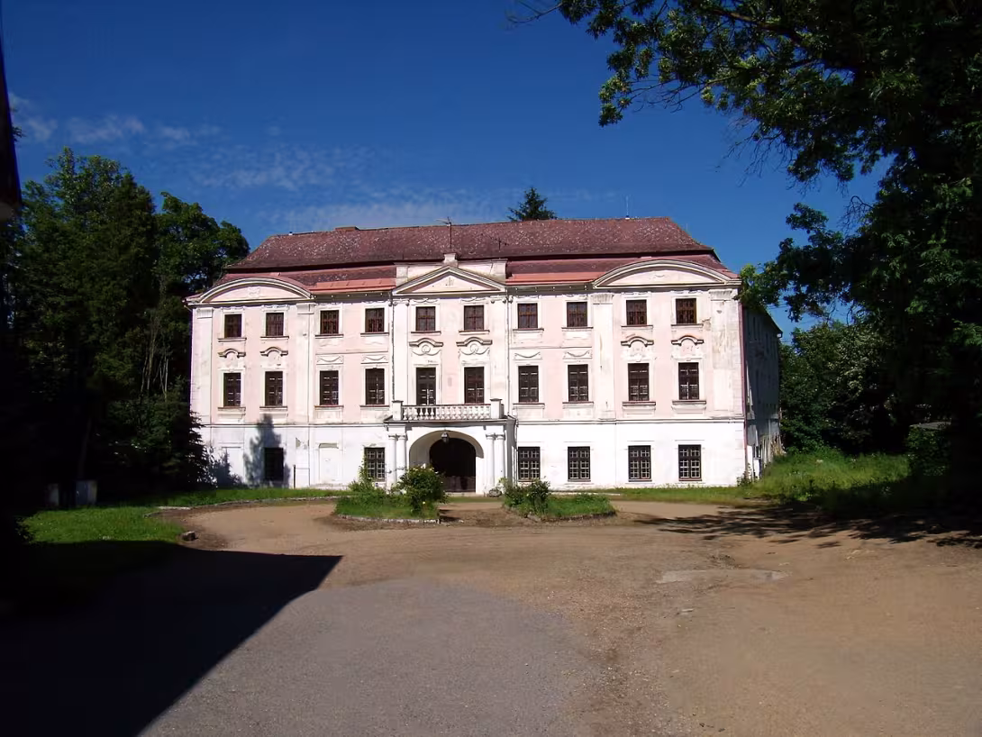 Dnešní pohled – zámek Zvíkovec