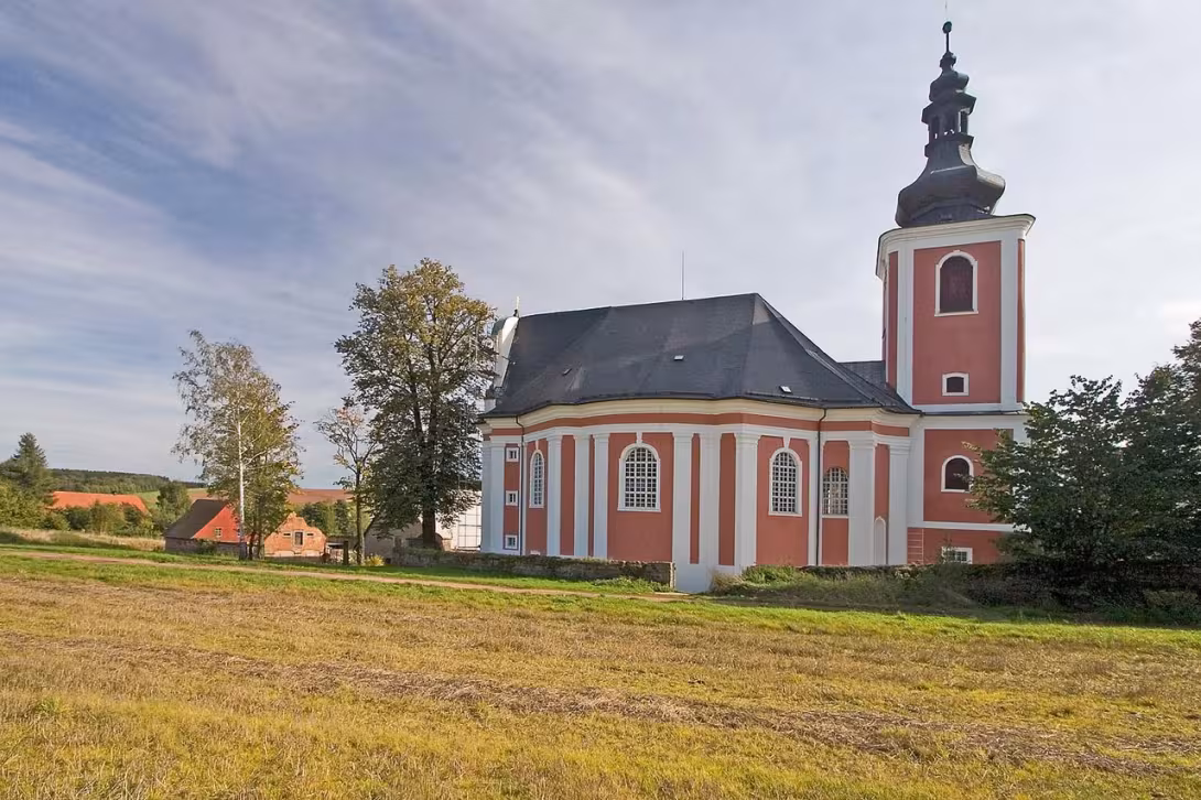 Dnešní pohled – Kostel svaté Máří Magdaleny (Božanov)