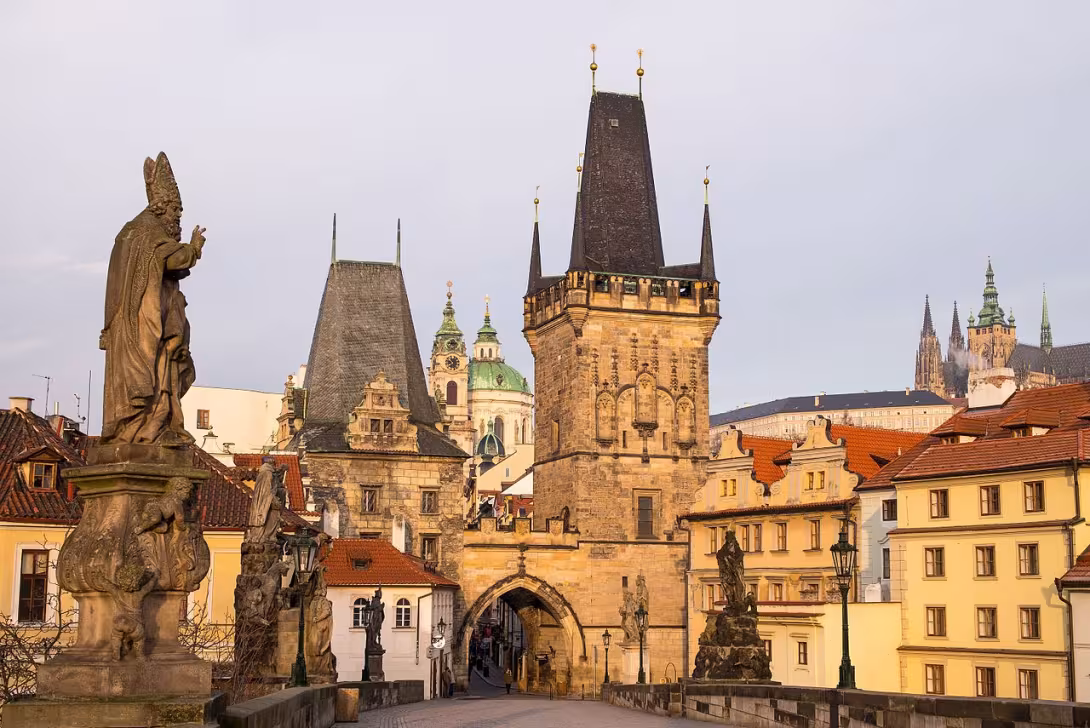 Dnešní pohled – Malostranská mostecká věž