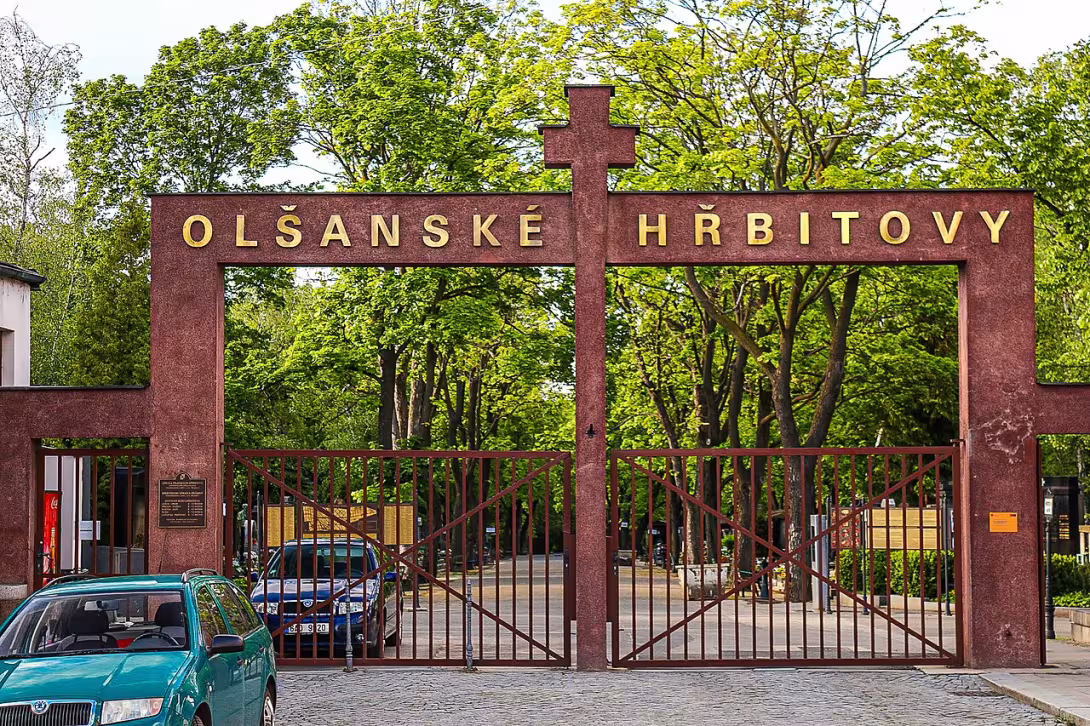 Dnešní pohled – Olšanské hřbitovy