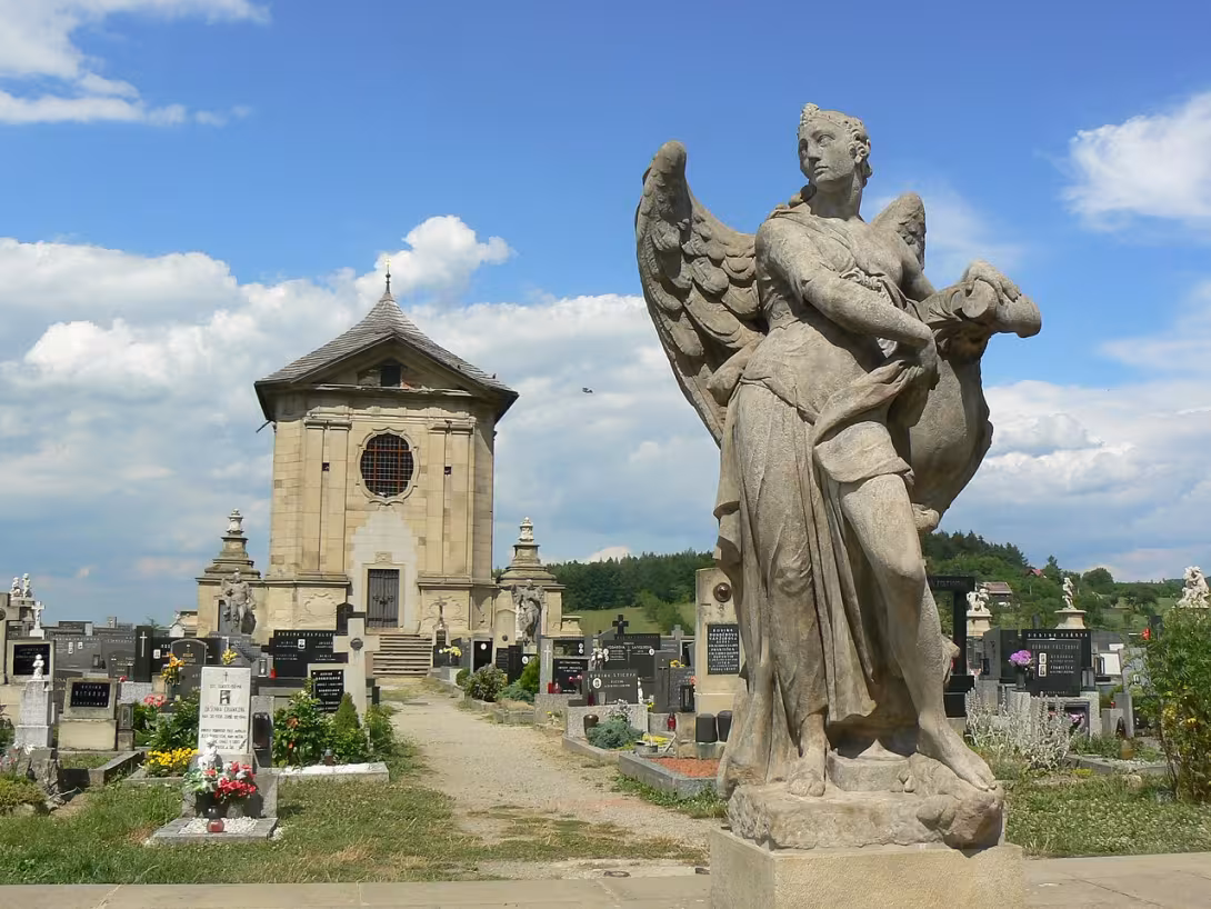 Dnešní pohled – barokní hřbitov ve Střílkách