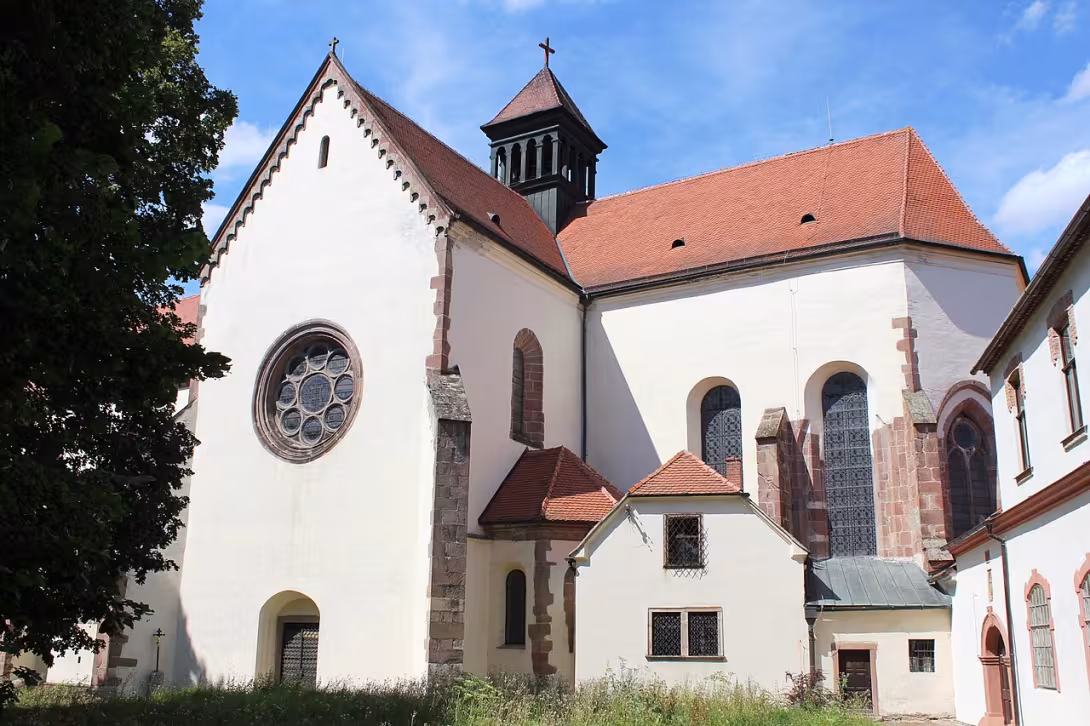 Dnešní pohled – kostel Nanebevzetí Panny Marie (Předklášteří)